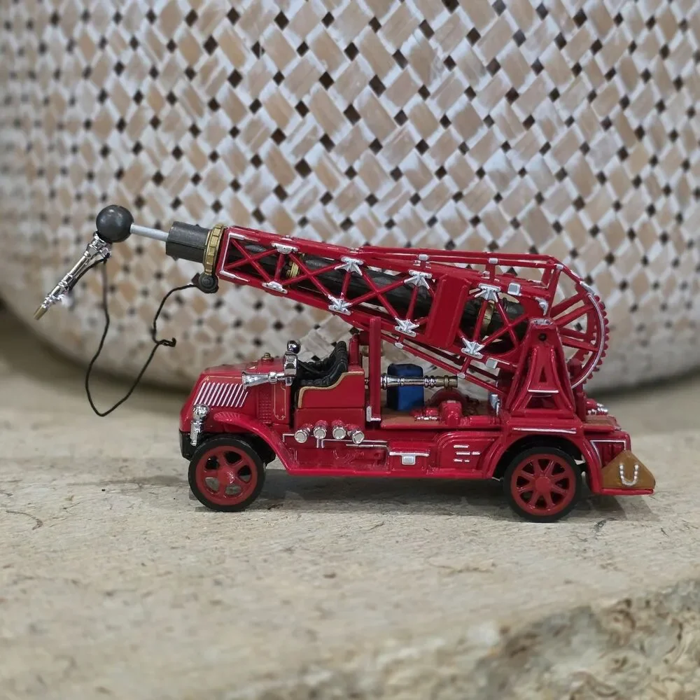 1998 Matchbox Models of Yesteryear 1920 Mack AC Water Tower Truck Model YYM37633